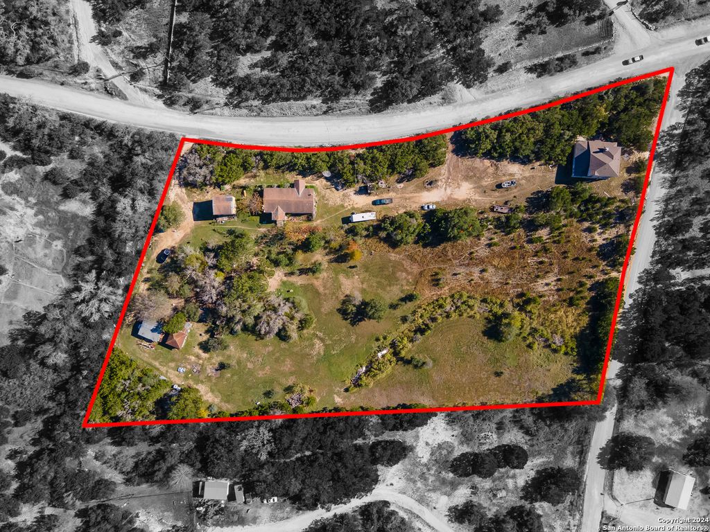 Photo of 989 Oil Well Road, Pipe Creek, TX 78063 (MLS # 1964379)