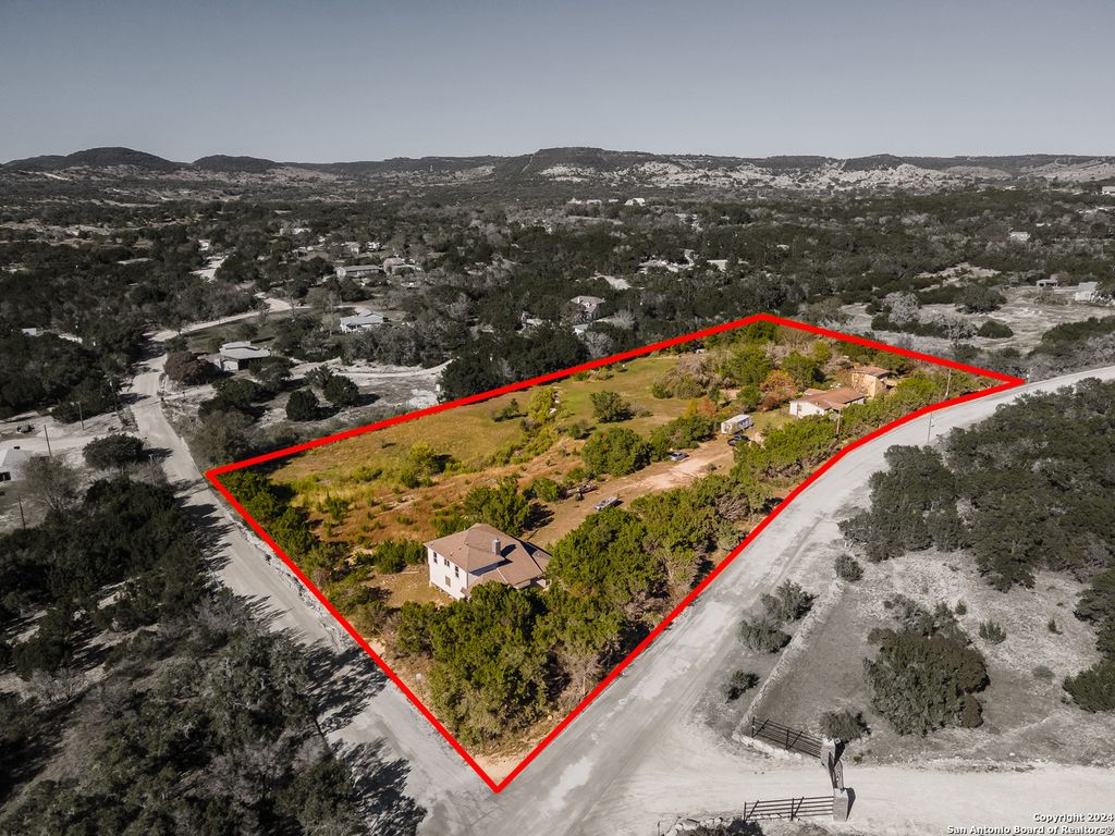 Photo of 989 Oil Well Road, Pipe Creek, TX 78063 (MLS # 1964379)