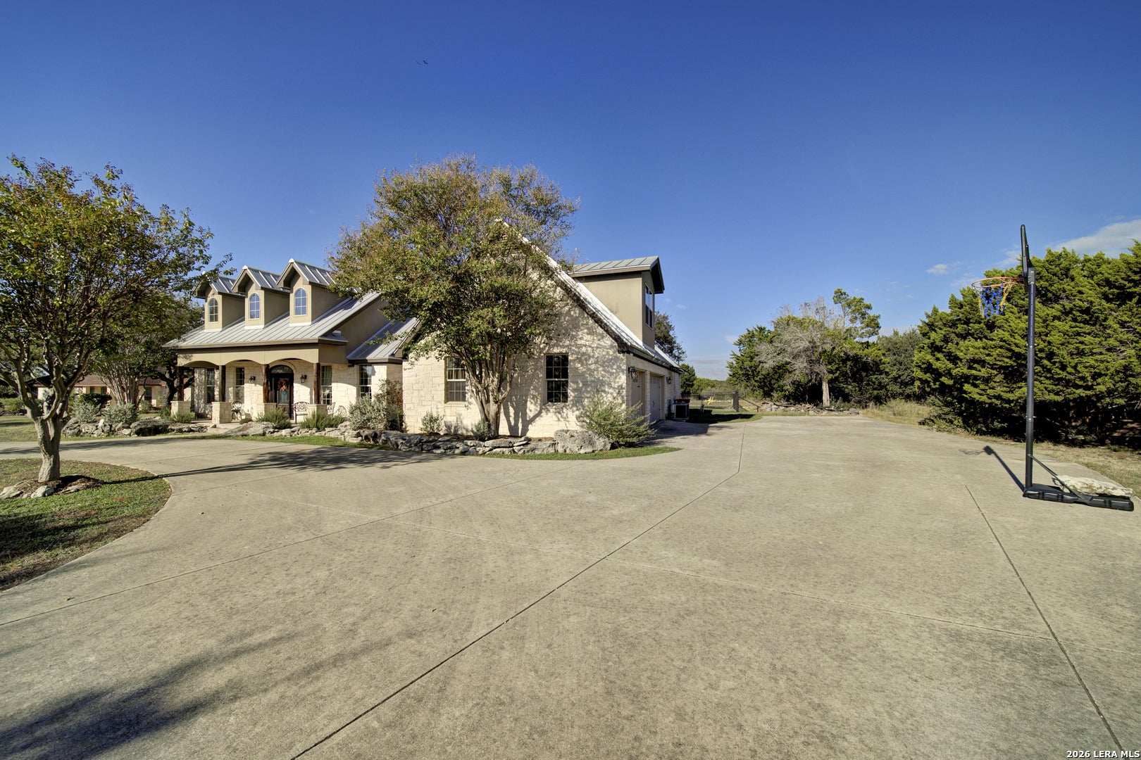 522 Mystic Pkwy