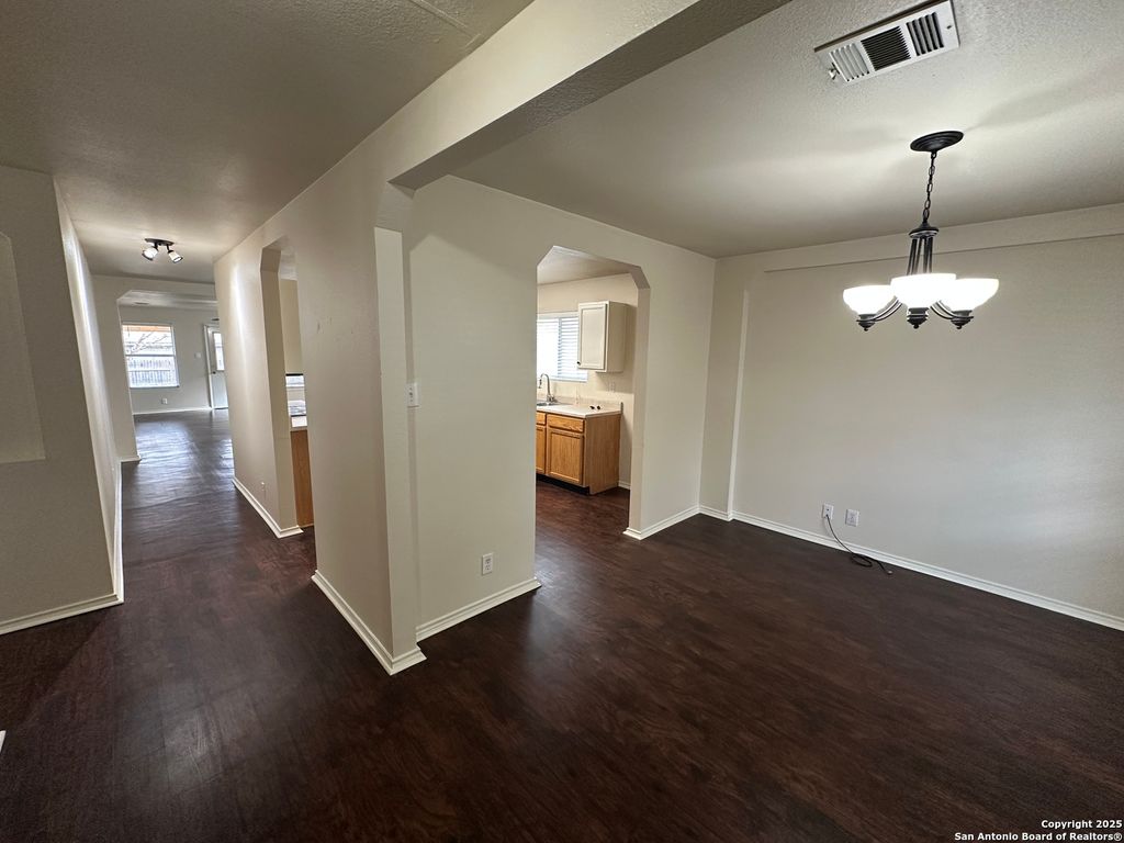 Photo of 129 Jordan, Boerne, TX 78006 (MLS # 1930348)