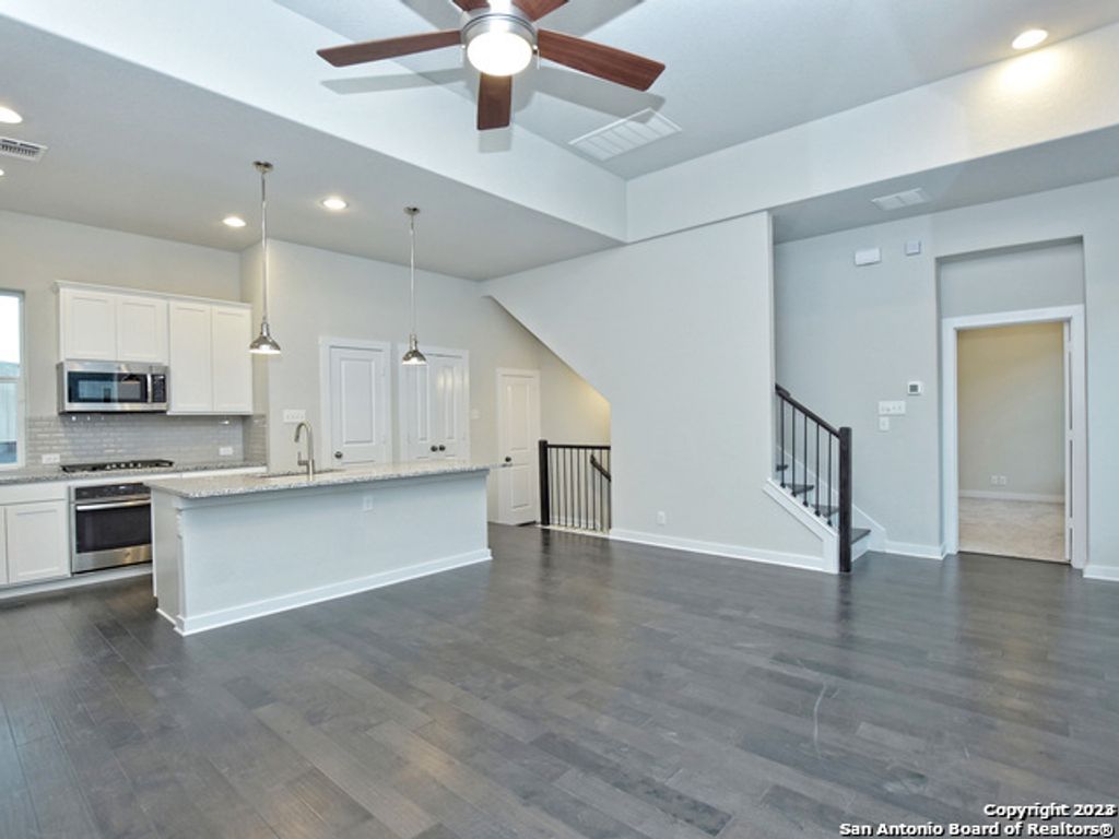 Photo of 430 Clay 5 #5, San Antonio, TX 78204 (MLS # 1957632)