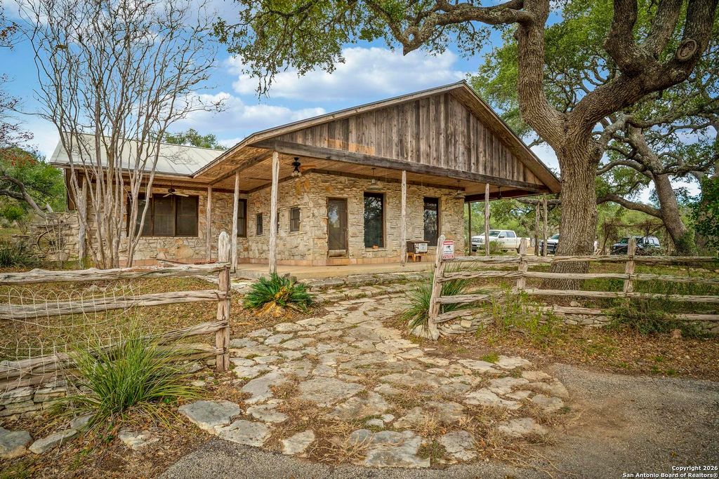 Photo of 360 Kirk Ln, Bulverde, TX 78163 (MLS # 1934875)