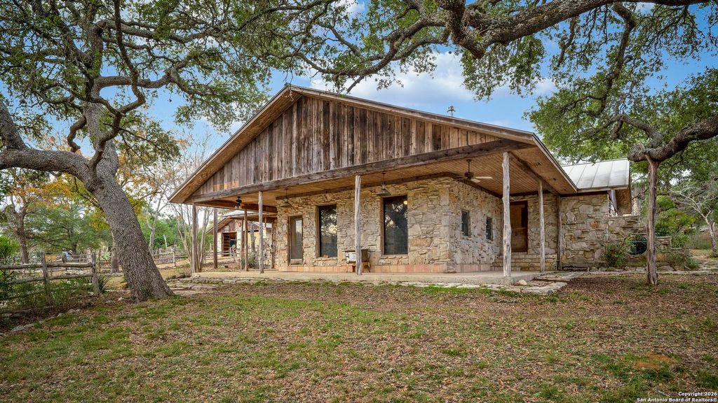 Photo of 360 Kirk Ln, Bulverde, TX 78163 (MLS # 1934875)