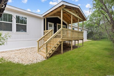 697 County Road 664 Devine TX 78016