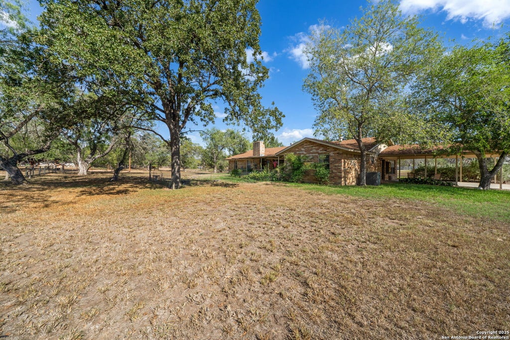 Photo of 82 PULLIAM DR, Pleasanton, TX 78064 (MLS # 1991535)