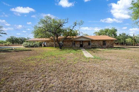 Property photo of 82 Pulliam Dr, Pleasanton, TX 78064