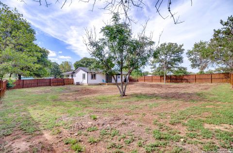 A home in Bandera