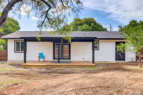 A home in Bandera