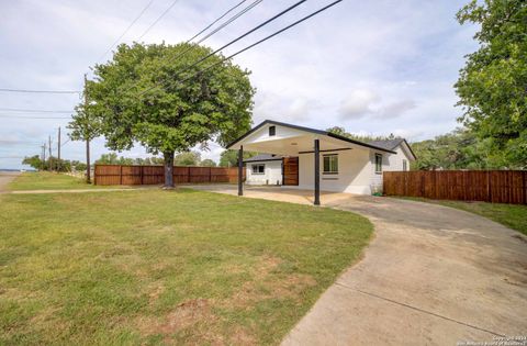 A home in Bandera