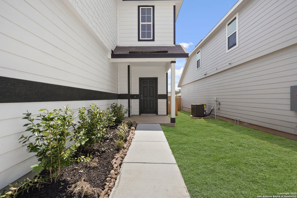 Photo of 13632 Helton Pass, St Hedwig, TX 78152 (MLS # 1875042)