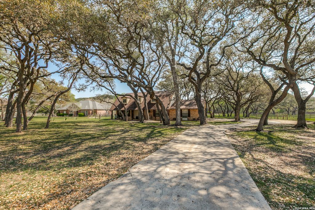 Photo of 26820 Autumn Gln, Boerne, TX 78006 (MLS # 1952083)