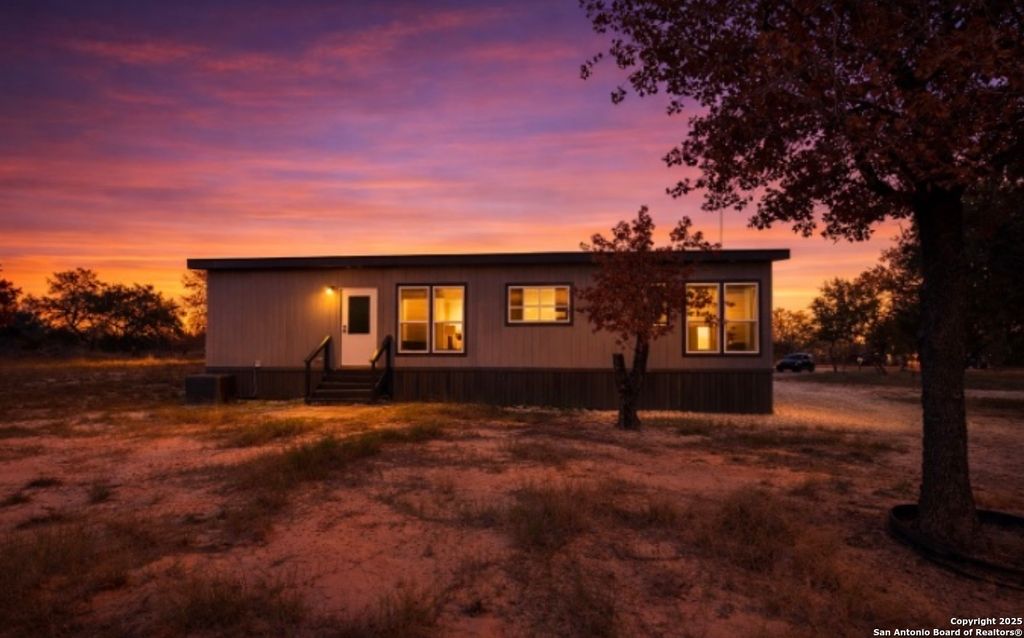 Photo of 140 County Road 7866, Devine, TX 78016 (MLS # 1930275)