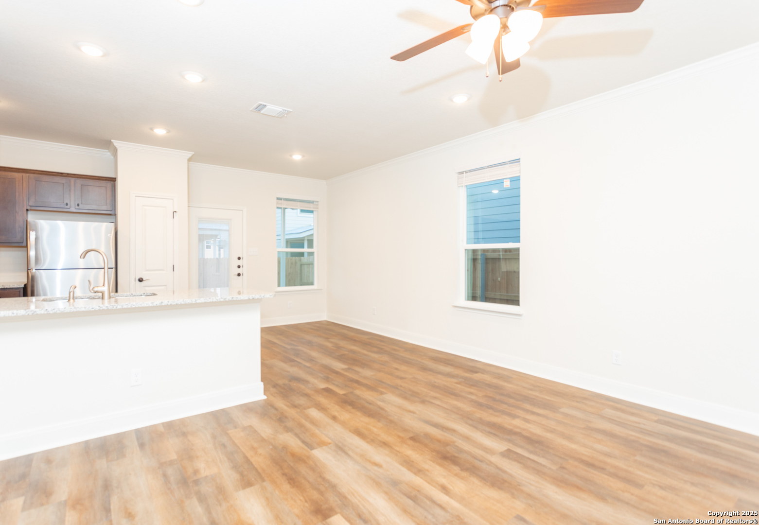 13902 Enzo Gate, 101/ 102