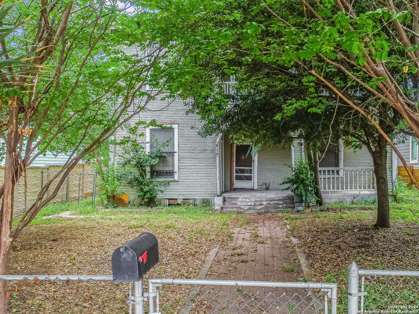617 DAWSON ST