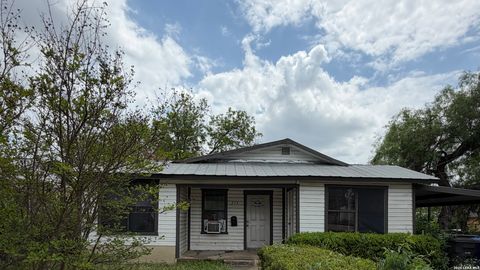 Photo of 214 VILLAREAL ST, San Antonio, TX 78210 (MLS # 1966914)