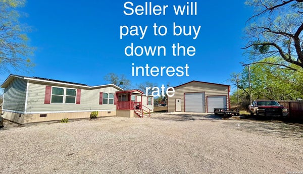 115 E 4TH ST, NATALIA, TX 78059 - Image 0b1eb68776bd68780ecc1eeaec0bb7e7/3954749189