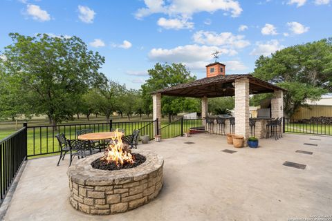 3590 County Road 4713 LaCoste TX 78039