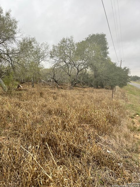 899 FM 1346 La Vernia TX 78121