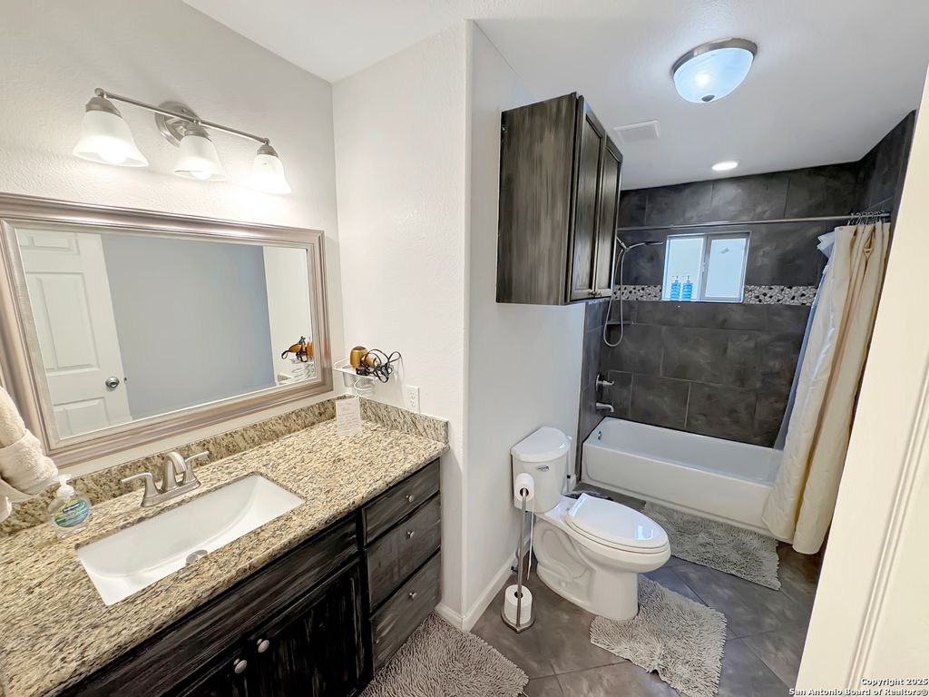 Photo of 723 Paso Hondo, San Antonio, TX 78202 (MLS # 1925797)