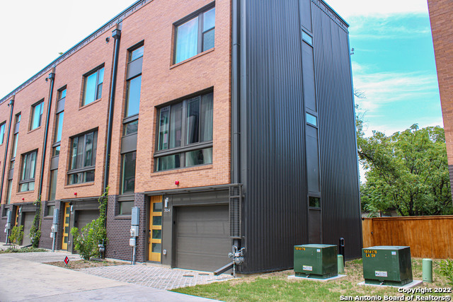 318 W Grayson St 304