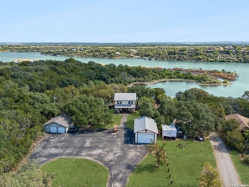 25420 COVE DR SPICEWOOD TX 78669