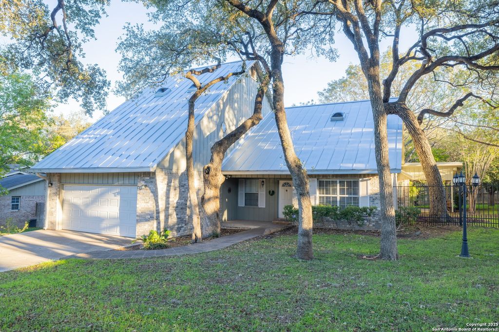 Photo of 106 E Tanglewood, New Braunfels, TX 78130 (MLS # 1923320)