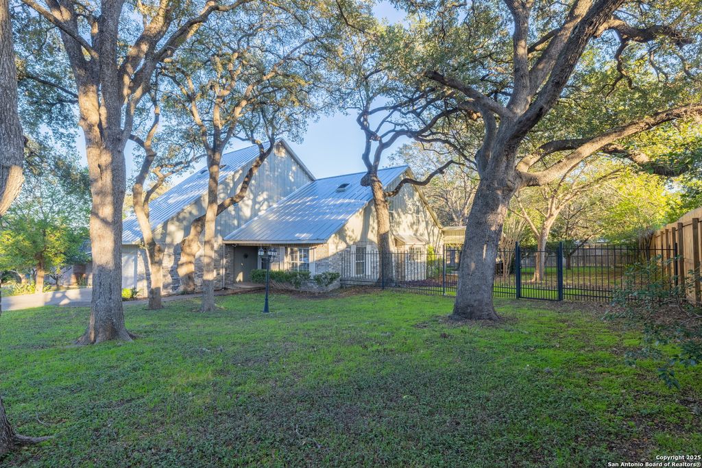 Photo of 106 E Tanglewood, New Braunfels, TX 78130 (MLS # 1923320)