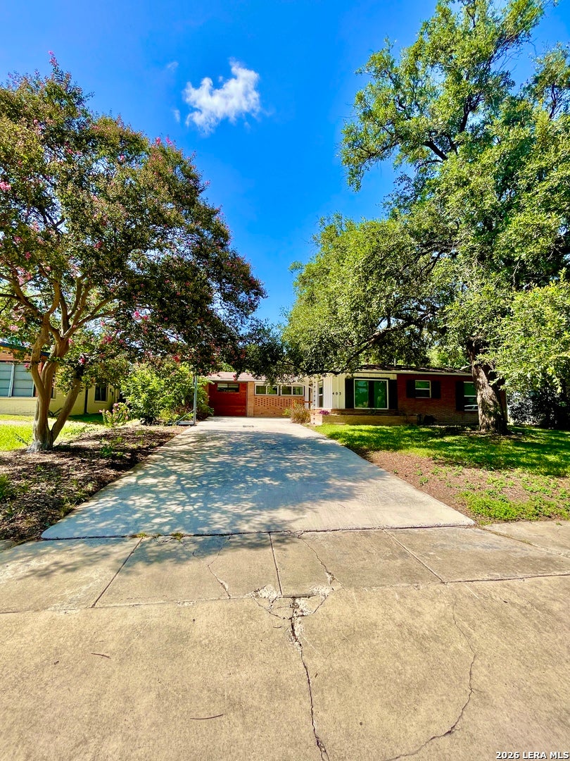 Photo of 403 MARQUIS LN, San Antonio, TX 78216 (MLS # 1996430)
