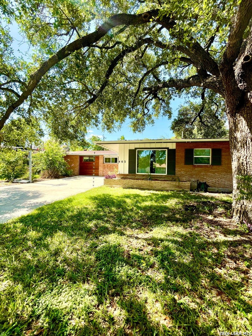 Photo of 403 MARQUIS LN, San Antonio, TX 78216 (MLS # 1996430)