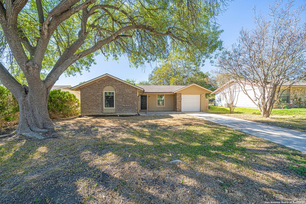 Photo of 7814 Oak Forest, Live Oak, TX 78233 (MLS # 1920937)