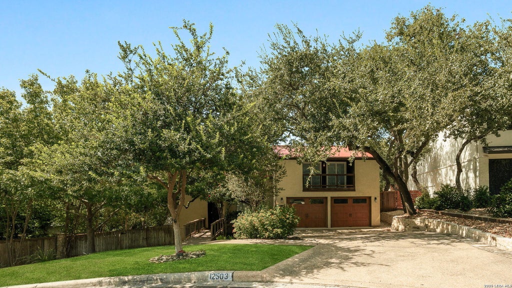 Photo of 12503 CHATEAU FOREST LN, San Antonio, TX 78230 (MLS # 2017532)