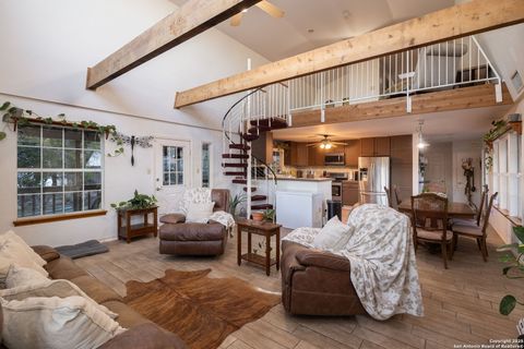 411 Lake Park Canyon Lake TX 78133