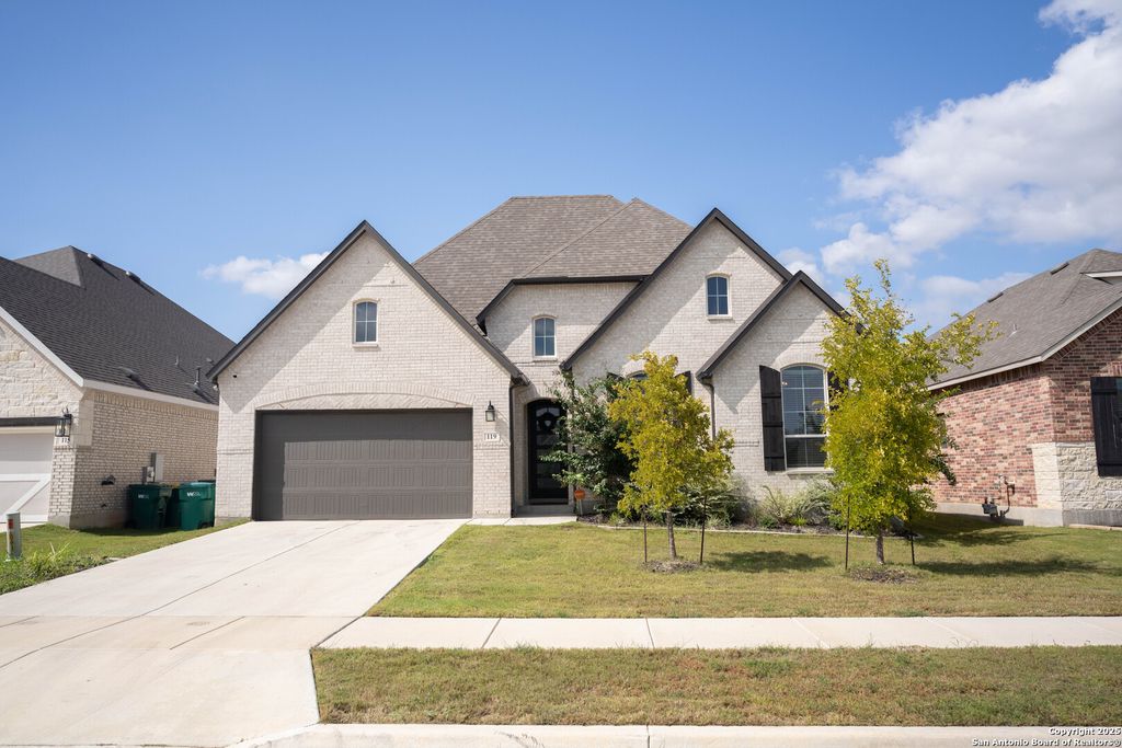 Photo of 119 Huntwick Dr, Boerne, TX 78006 (MLS # 1908315)