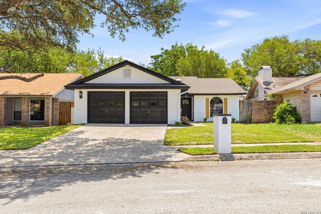 Photo of 110 CRYSTAL CYN, Universal City, TX 78148 (MLS # 1967771)