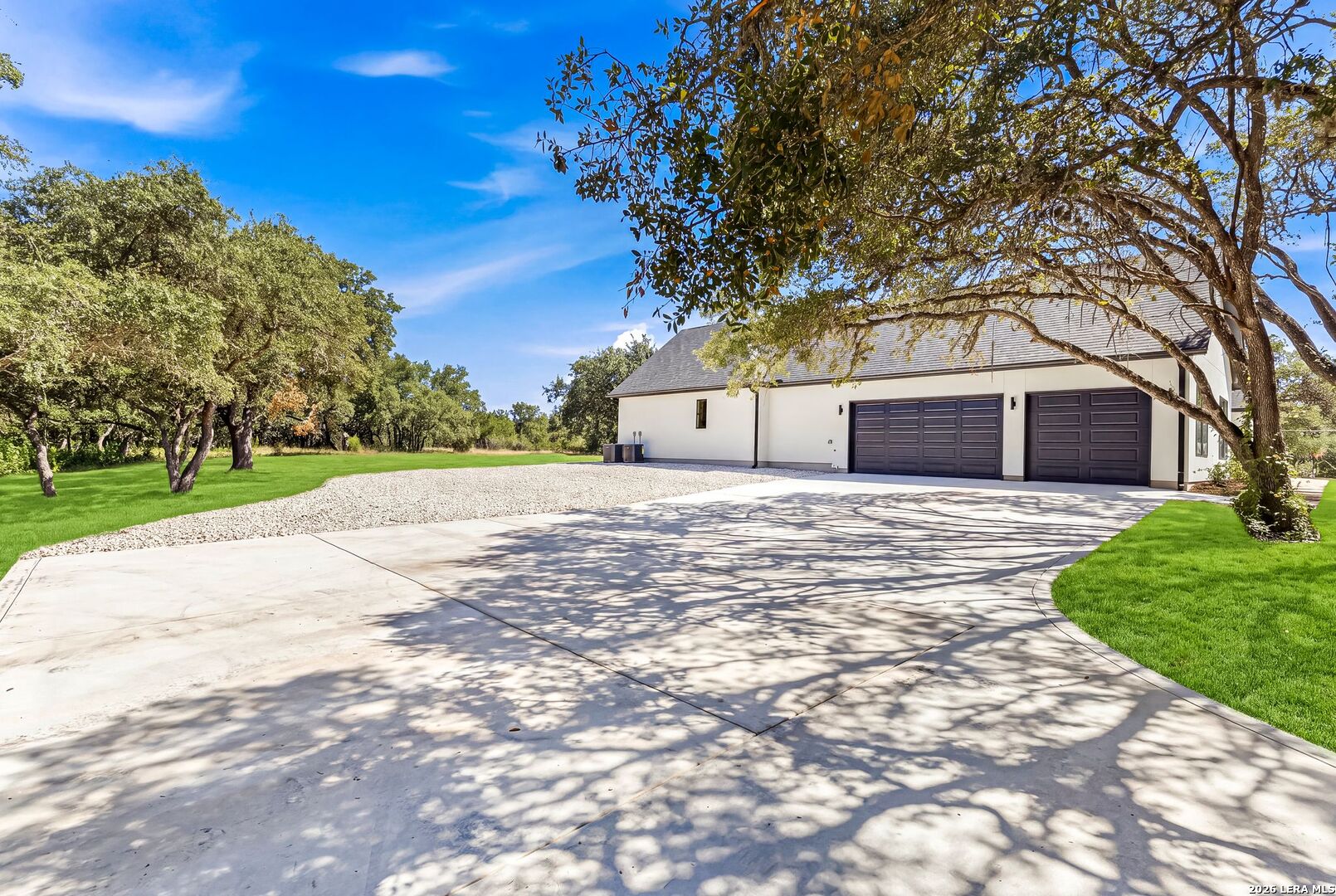 10005 Saxet Dr