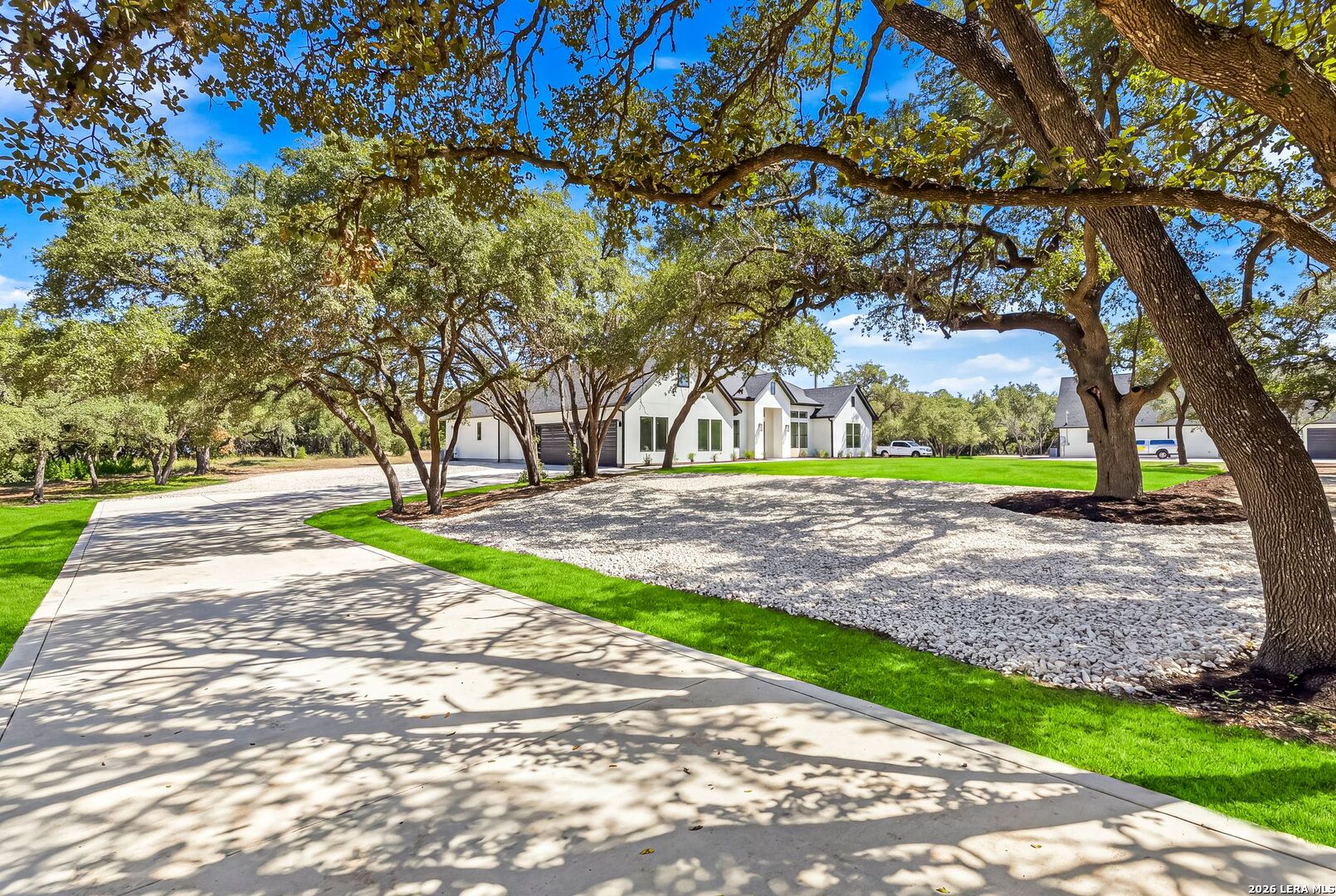 10005 Saxet Dr