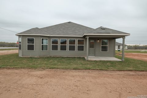 A home in Floresville