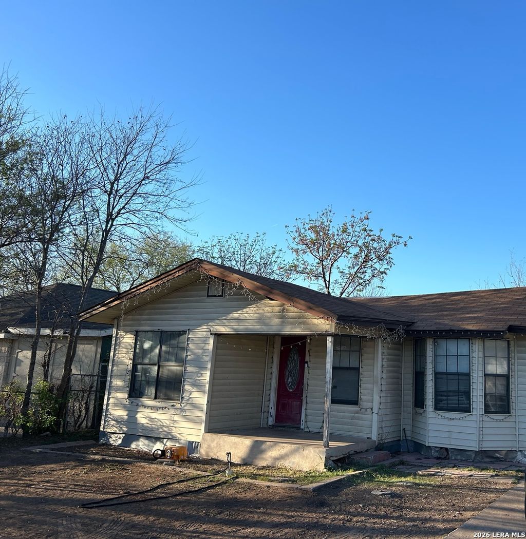 Photo of 3719 W Travis St, San Antonio, TX 78207 (MLS # 1948326)
