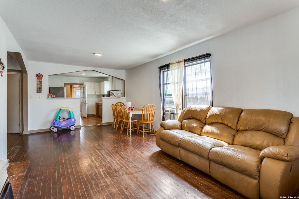 Photo of 446 Blue Bonnet St., San Antonio, TX 78202 (MLS # 1951470)