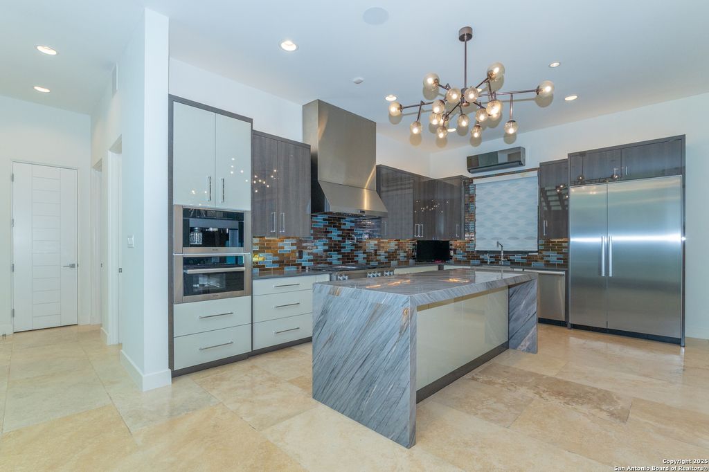 Photo of 100 Canterbury Hill, Terrell Hills, TX 78209 (MLS # 1925408)