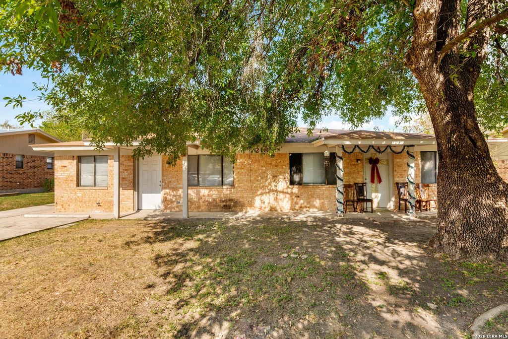 Photo of 218 Redbud, New Braunfels, TX 78130 (MLS # 1944715)