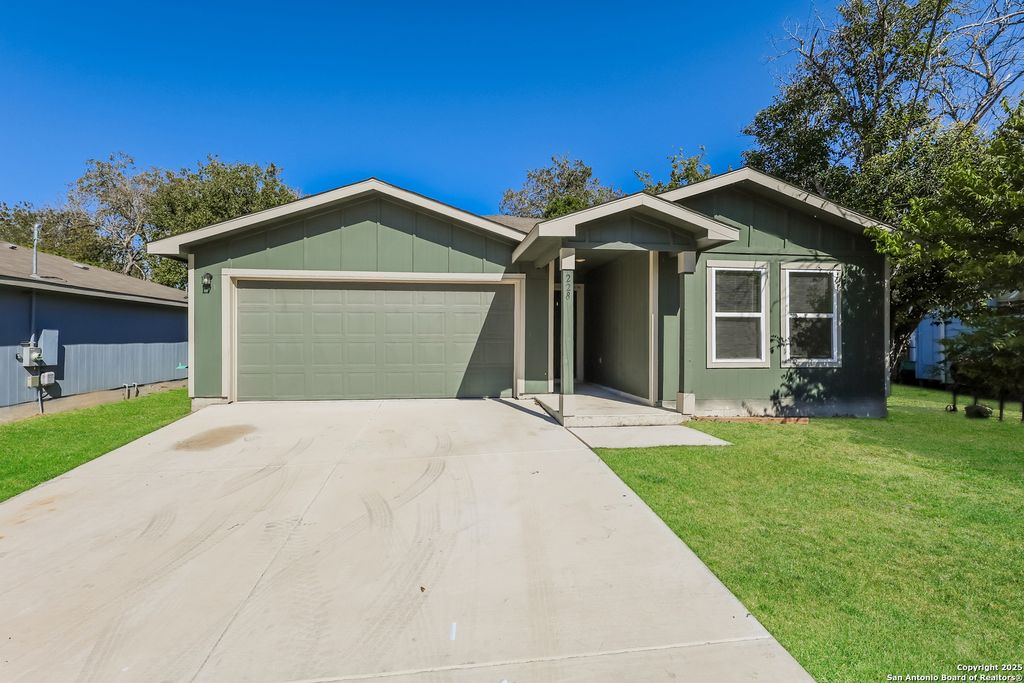 Photo of 228 Garcia, Seguin, TX 78155 (MLS # 1923590)