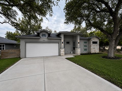 Photo of 7814 WOODCLIFF BLVD, Selma, TX 78154 (MLS # 1991409)