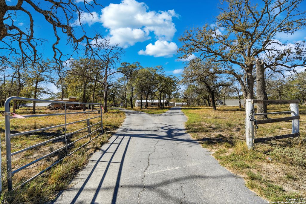 Photo of 142 Lost Springs, Floresville, TX 78114 (MLS # 1923179)
