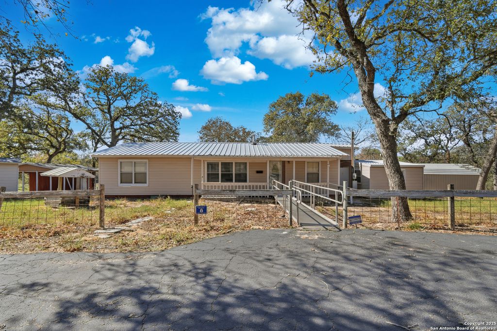 Photo of 142 Lost Springs, Floresville, TX 78114 (MLS # 1923179)
