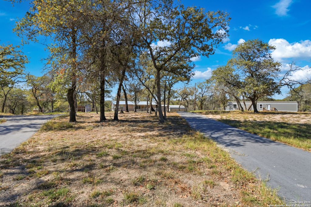 Photo of 142 Lost Springs, Floresville, TX 78114 (MLS # 1923179)