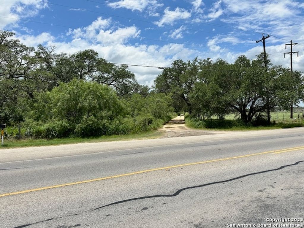 Photo of 7527 N Highway 16, Poteet, TX 78065 (MLS # 1875012)