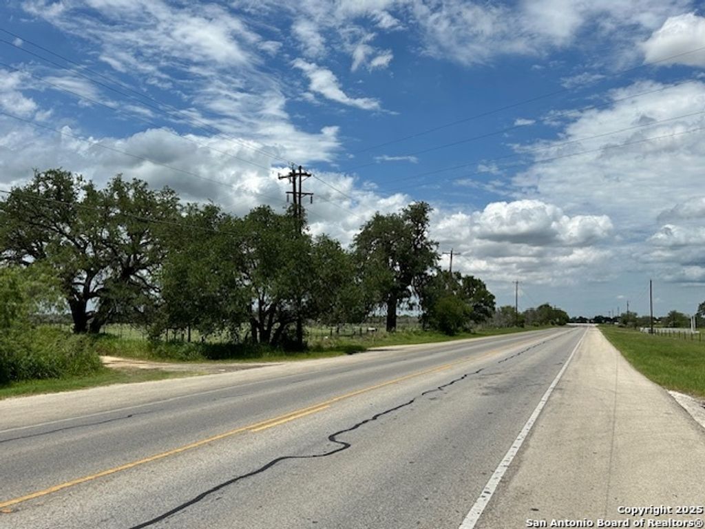 Photo of 7527 N Highway 16, Poteet, TX 78065 (MLS # 1875012)