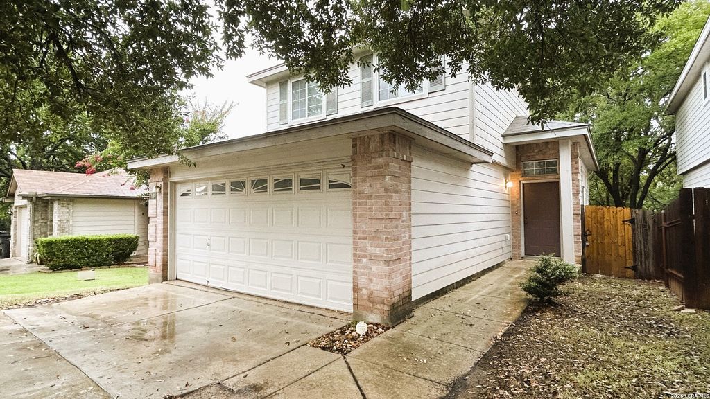 Photo of 19 COASTAL LN, San Antonio, TX 78240 (MLS # 2001332)