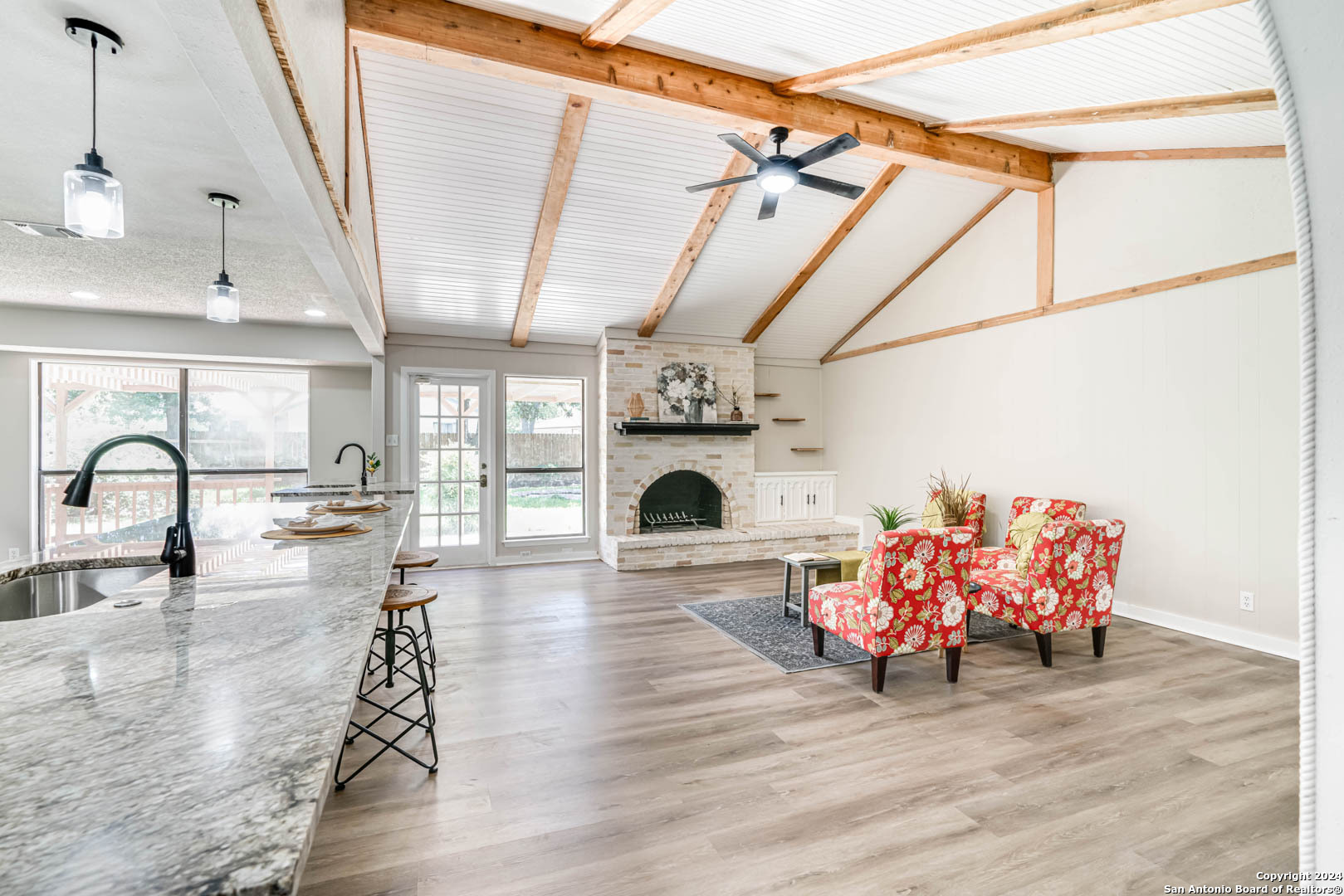 15814 Blue Creek